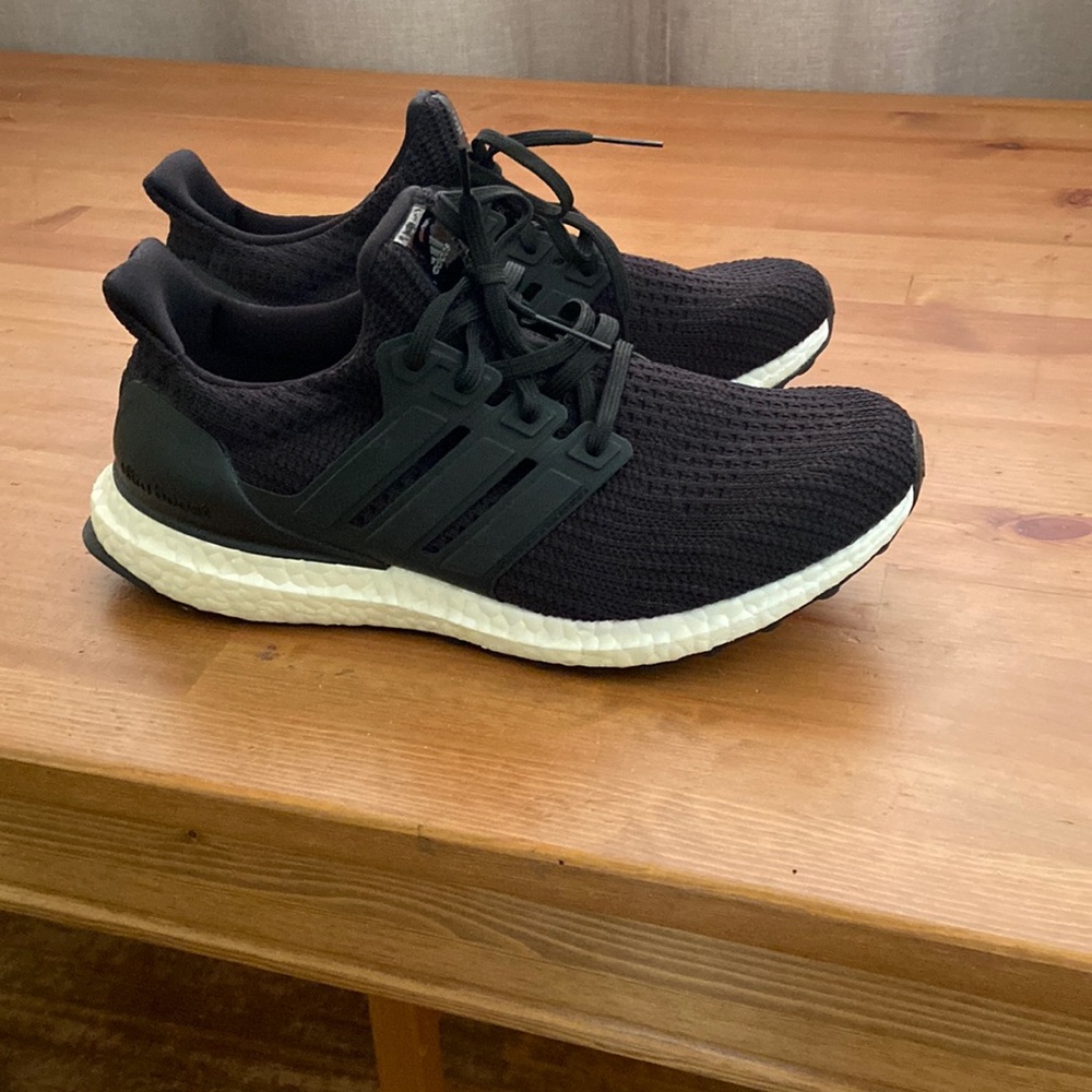 Womens Adidas Ultraboost shoes. Size 9